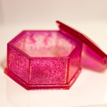 Cajita joyero fucsia con un toque brillante