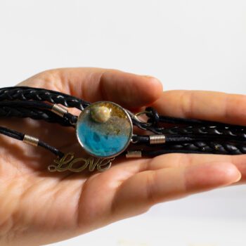 Pulsera tipo cuero modelos MARINO, ABSTRACTO Y FLORES de resina epoxi