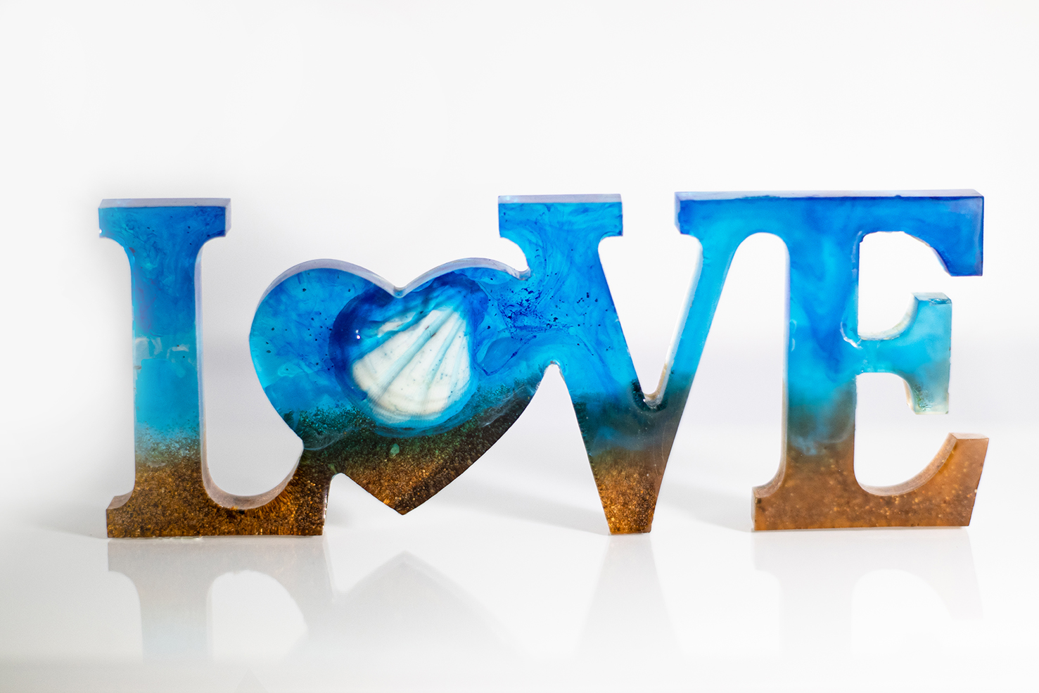 Decoracion con la Palabra LOVE con diseño playero Activo