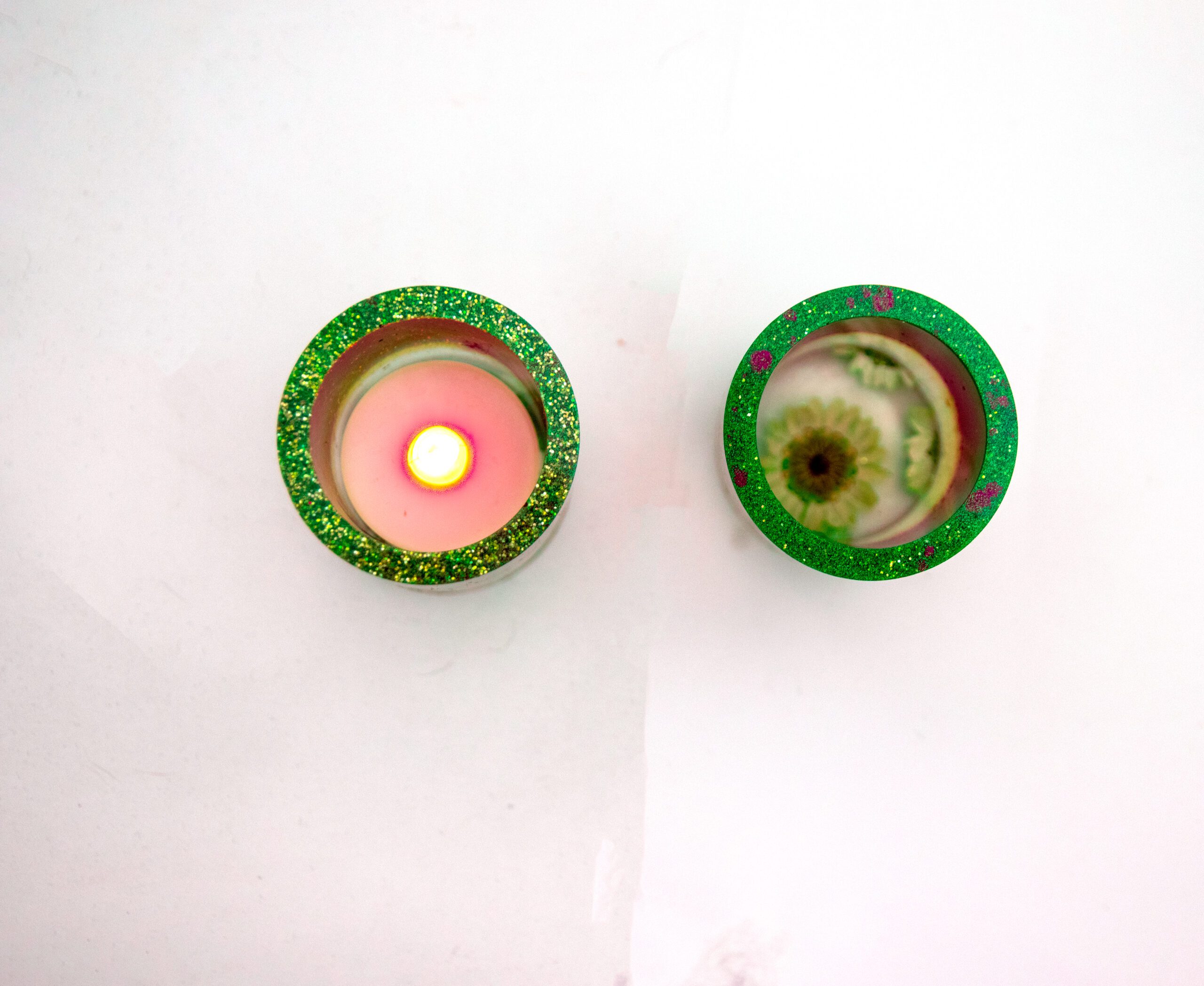 Juego de 2 Porta velas de resina diseño exclusivo - Imagen 5