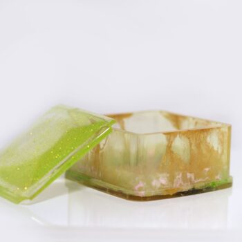 Cajita joyero amarillo con un toque brillante