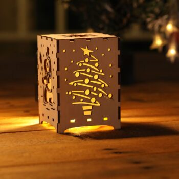 Juego de 2 portavelas de madera con tallado navideño