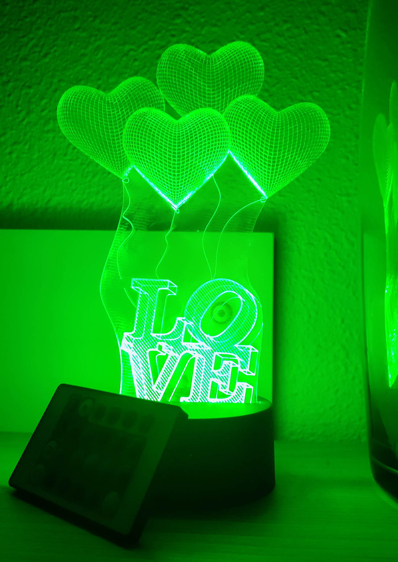 Lámpara 3D en Acrílico con Diseño romantico de globos y corazones