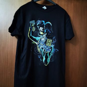 ¡Sumérgete en el misterio del bayou con nuestra Camiseta Vibrante del Brujo de "Tiana y el Sapo"! 🐸🔮